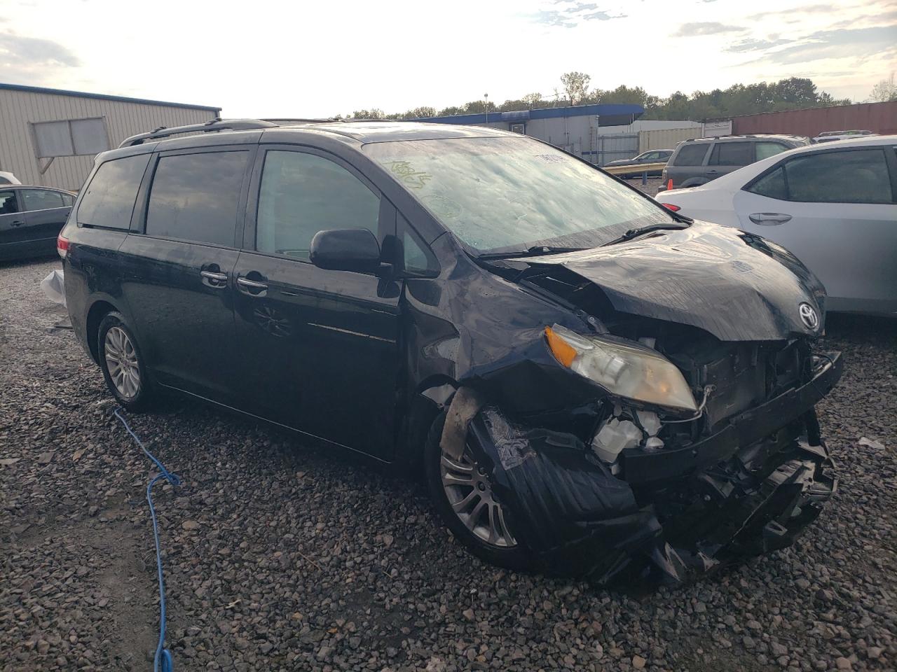 2014 Toyota Sienna VIN 5TDYK3DC9ES465965 Copart auction photo, front end damage thumbnail 4