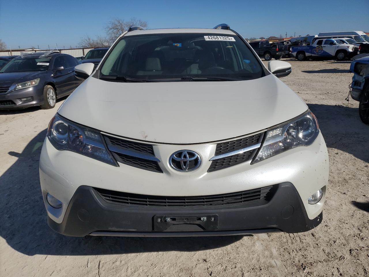 2015 Toyota RAV 4 VIN 2T3YFREV6FW230902 Copart auction photo, side / rear end damage thumbnail 5