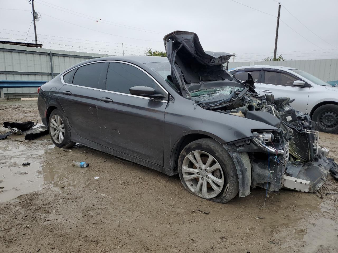 2015 Chrysler 200 VIN 1C3CCCAB5FN652425 Copart auction photo, front end / side damage thumbnail 4