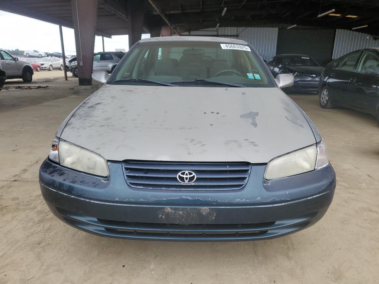 1998 Toyota Camry VIN JT2BF28K1W0114115 Copart auction photo, rear end / minor dent/scratches damage thumbnail 5