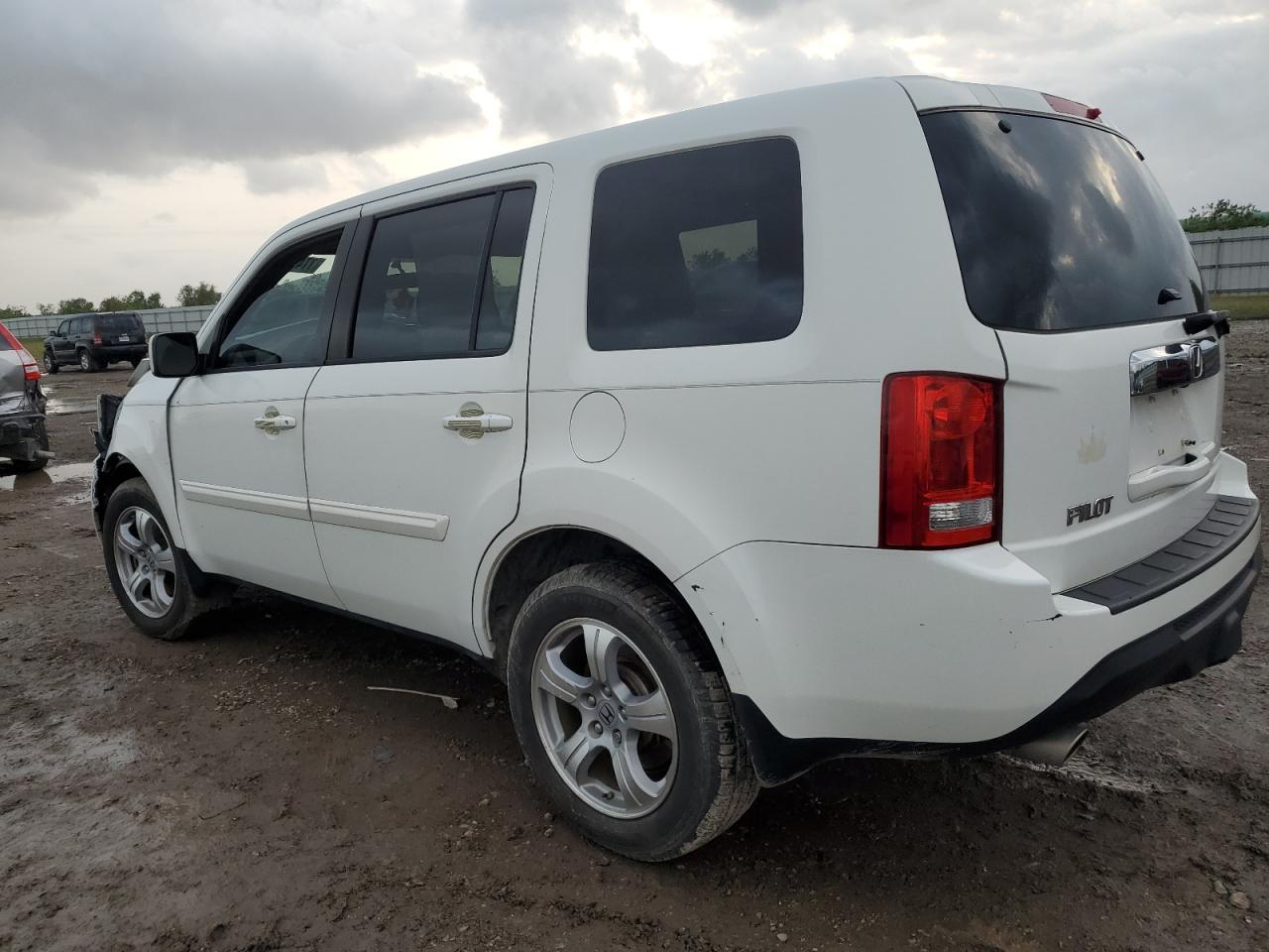 2015 Honda Pilot VIN 5FNYF3H49FB020462 Copart auction photo, front end / minor dent/scratches damage thumbnail 2