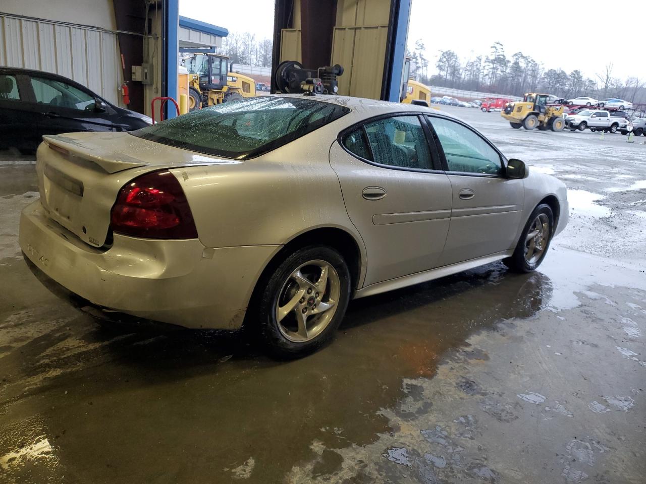 2004 Pontiac Grand Prix VIN 2G2WR524841293951 Copart auction photo, rear end damage thumbnail 3