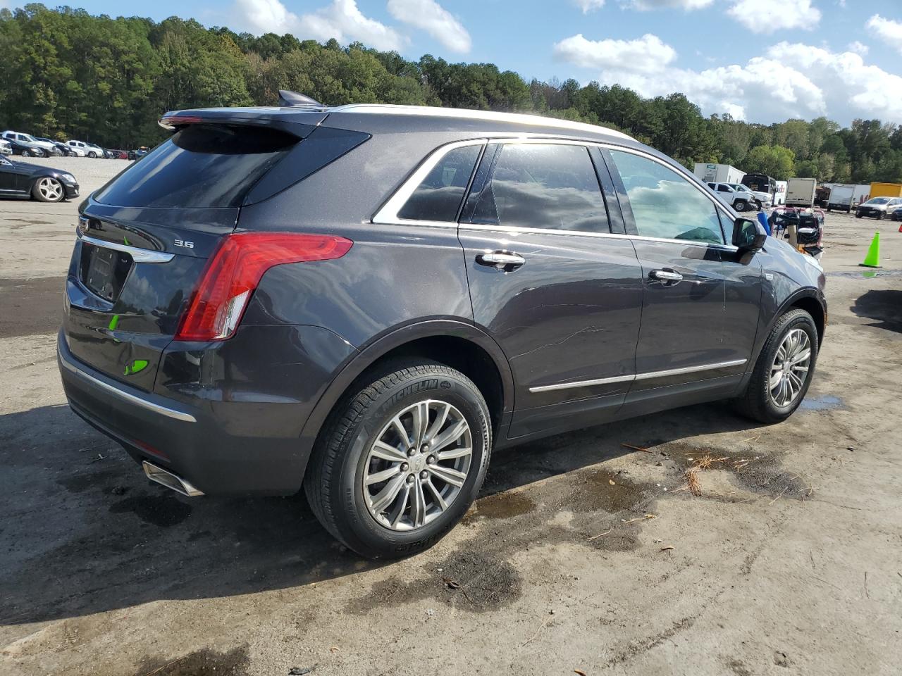 2017 Cadillac XT5 VIN 1GYKNBRS7HZ221297 Copart auction photo, front end / side damage thumbnail 3