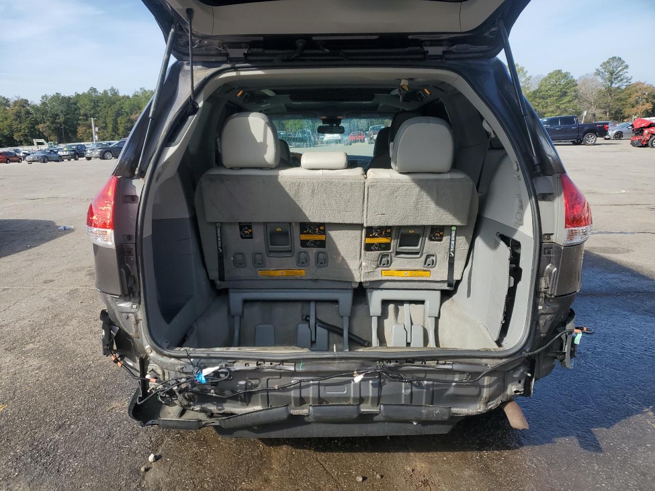 2014 Toyota Sienna VIN 5TDDK3DC5ES091174 Copart auction photo, rear end damage thumbnail 6
