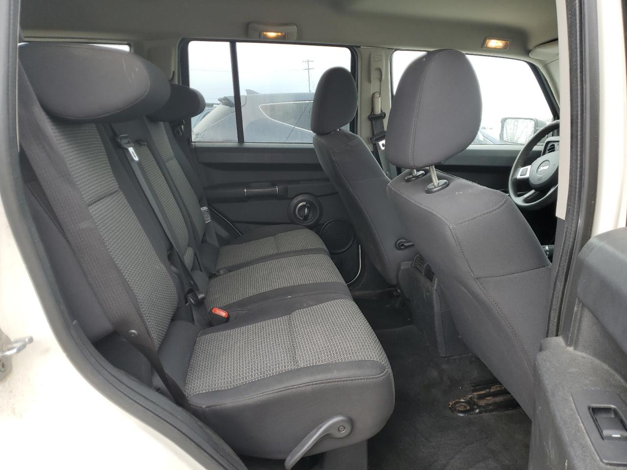 2010 Jeep Commander VIN 1J4RG4GK6AC156779 Copart auction photo, front end damage thumbnail 11