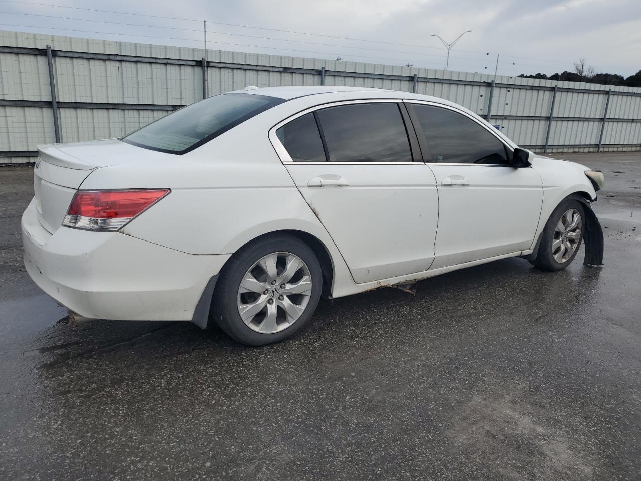 2009 Honda Accord VIN 1HGCP26839A189513 Copart auction photo, front end damage thumbnail 3