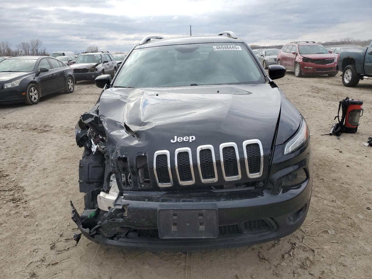 2018 Jeep Cherokee VIN 1C4PJMLX6JD515882 Copart auction photo, front end damage thumbnail 5