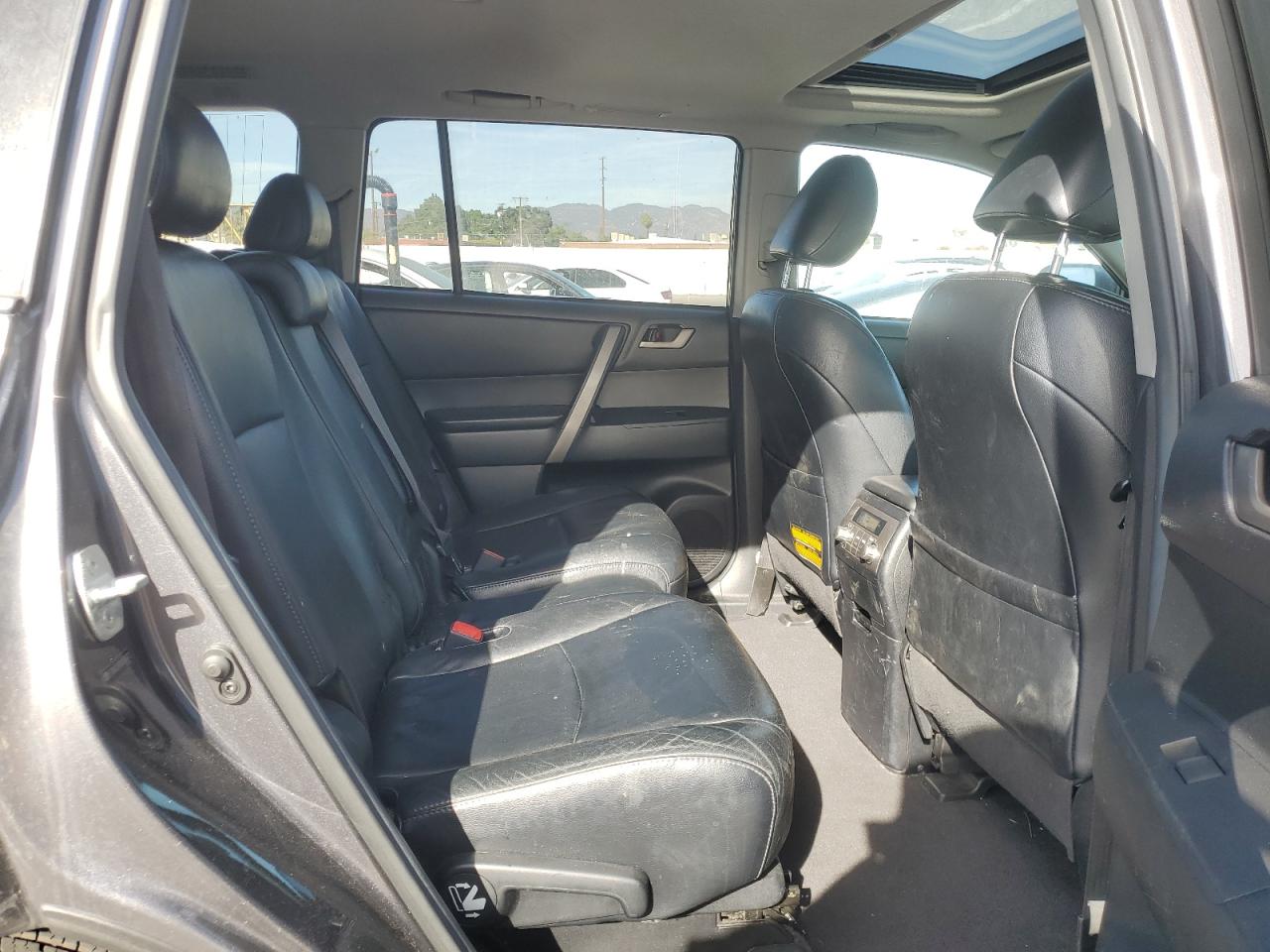2010 Toyota Highlander VIN 5TDKK3EH8AS006873 Copart auction photo, front end / rear end damage thumbnail 11