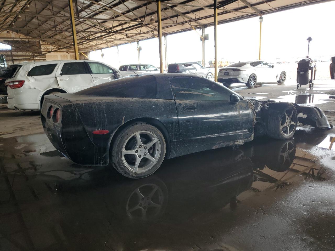 2004 Chevrolet Corvette VIN 1G1YY22G745129789 Copart auction photo, burn - engine / front end damage thumbnail 3