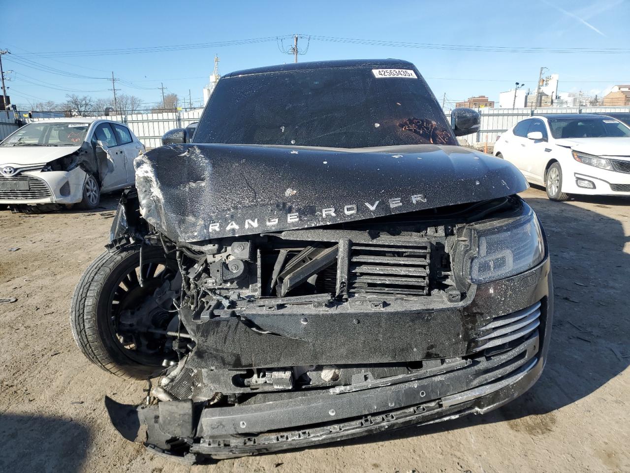 2021 Land Rover Range Rover VIN SALGV2SE3MA423815 Copart auction photo, front end damage thumbnail 5