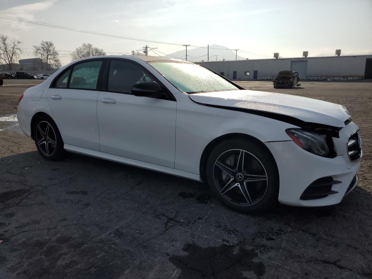 2019 Mercedes-Benz E-klasse VIN WDDZF4JB1KA516142 Copart auction photo, front end damage thumbnail 4