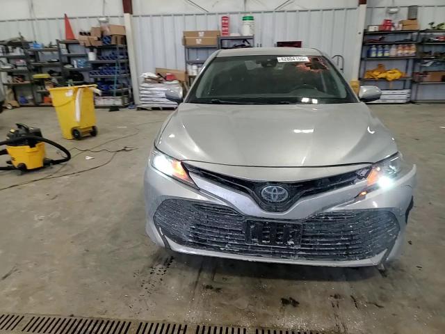 2018 Toyota Camry VIN 4T1B31HK8JU002533 Copart auction photo, front end / minor dent/scratches damage thumbnail 10