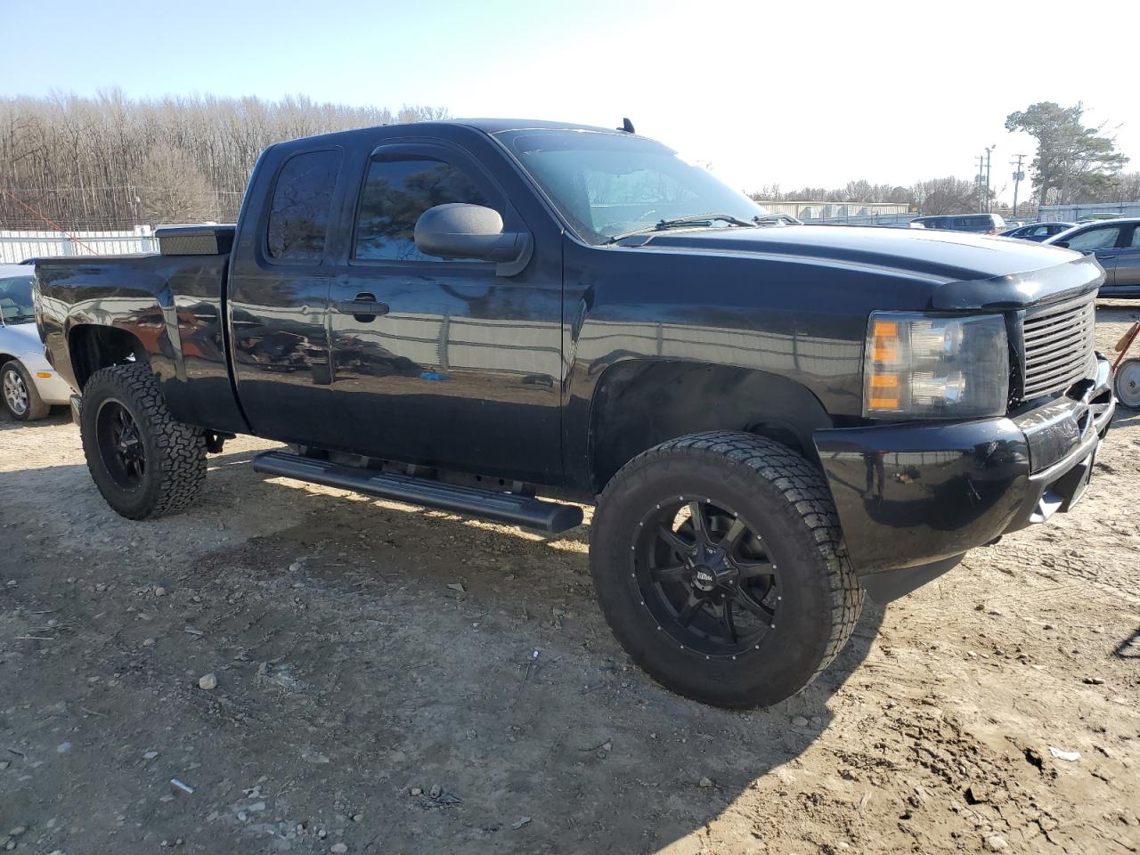 2011 Chevrolet Silverado VIN 1GCRCREA2BZ116772 Copart auction photo, rear end / front end damage thumbnail 4