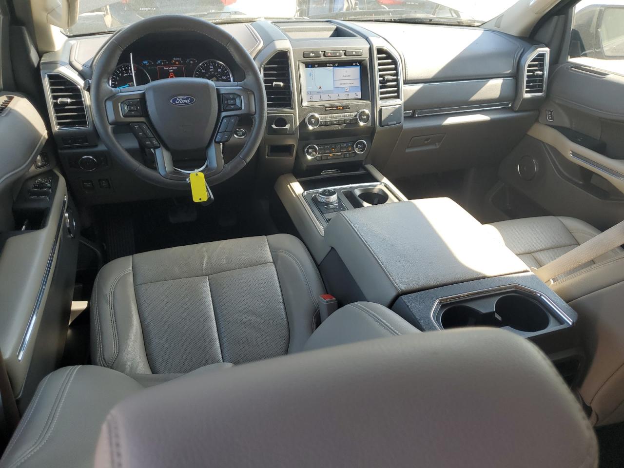 2019 Ford Expedition VIN 1FMJU1HT2KEA69061 Copart auction photo, front end damage thumbnail 8