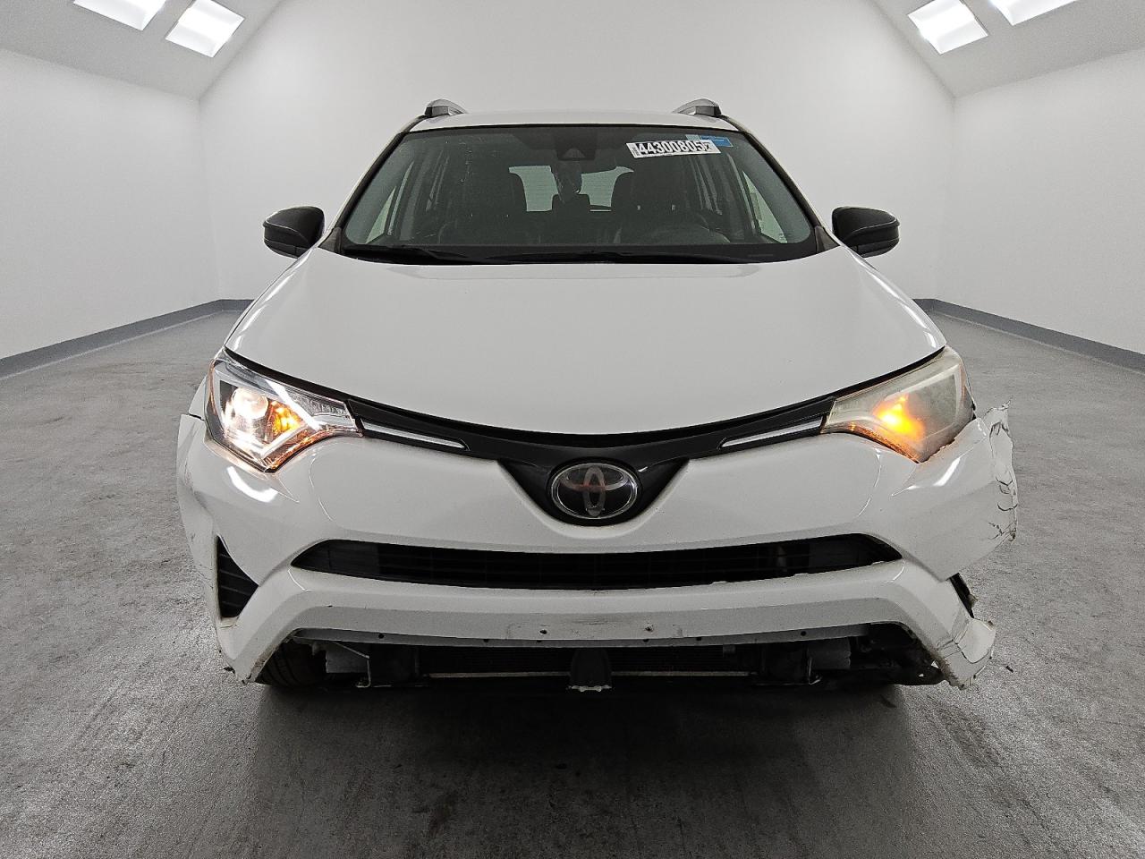 2017 Toyota RAV 4 VIN JTMZFREV5HJ130019 Copart auction photo, front end / minor dent/scratches damage thumbnail 5