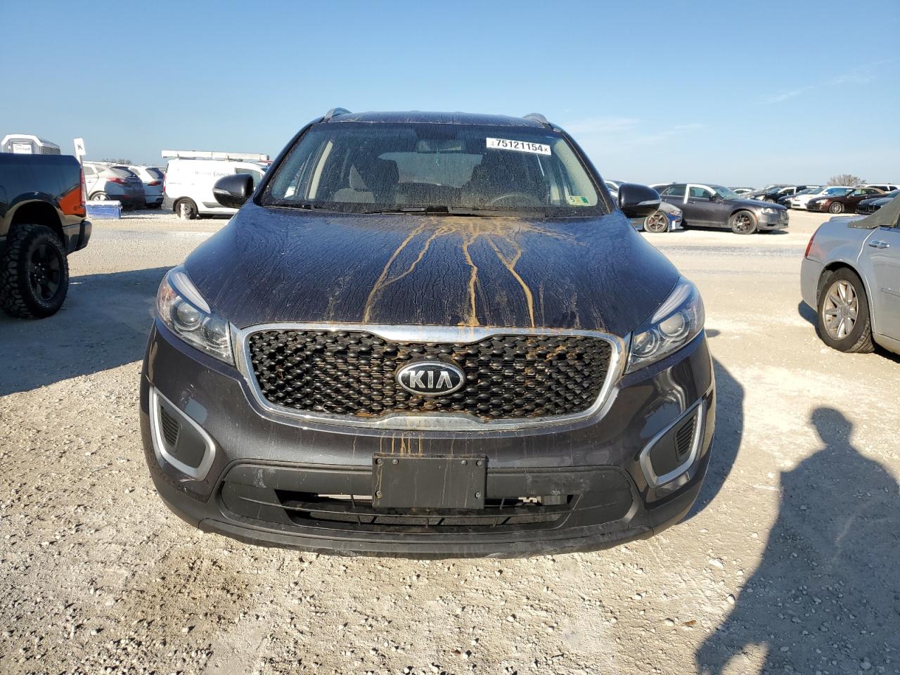 2018 KIA Sorento VIN 5XYPG4A38JG344438 Copart auction photo, water/flood damage thumbnail 5