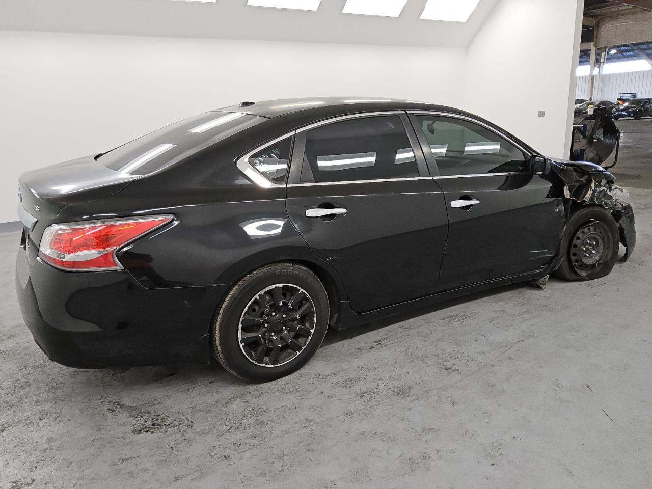 2015 Nissan Altima VIN 1N4AL3AP6FC411392 Copart auction photo, front end damage thumbnail 3