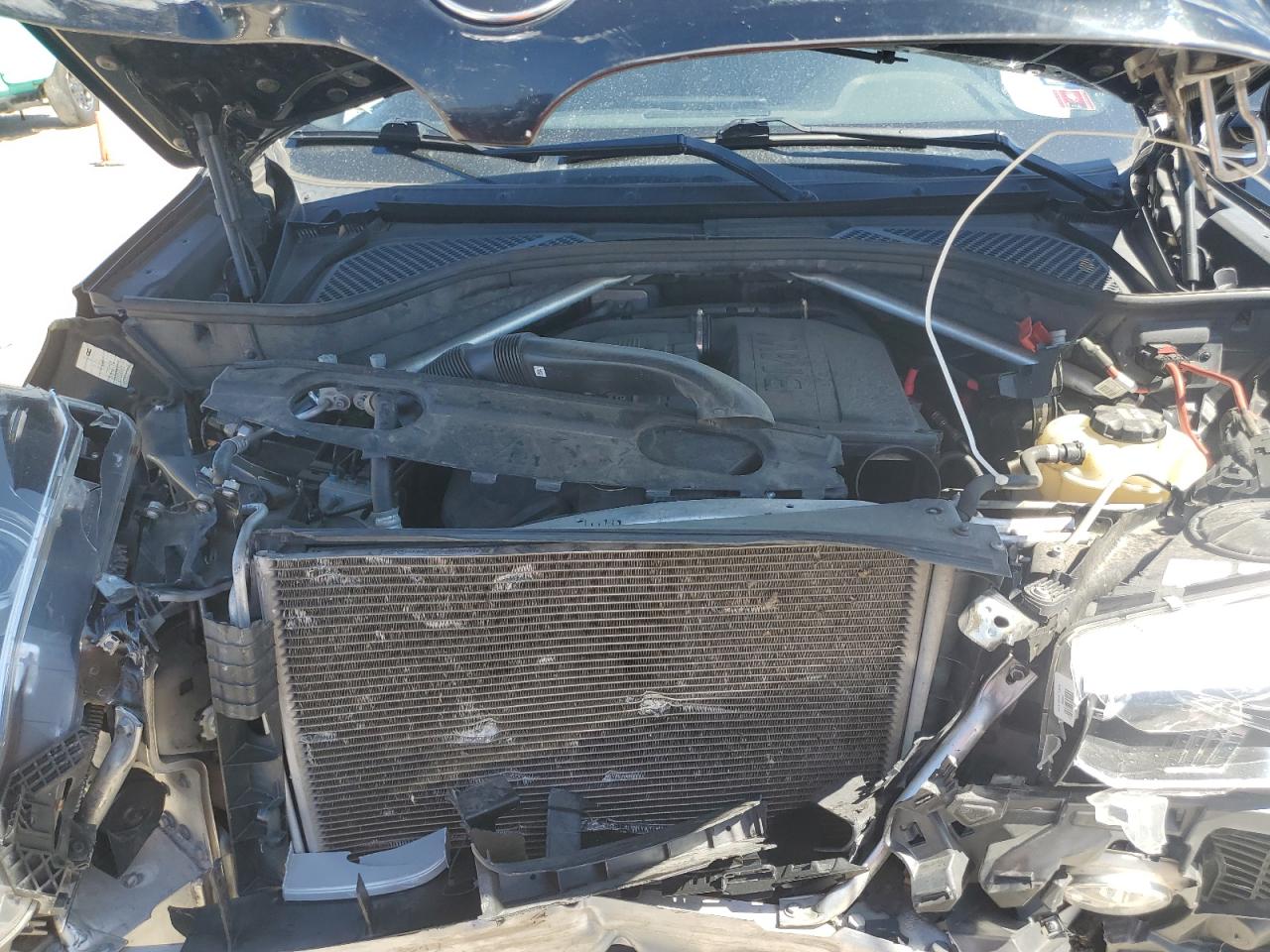 2018 BMW X5 VIN 5UXKR2C58J0Z22372 Copart auction photo, front end / minor dent/scratches damage thumbnail 12