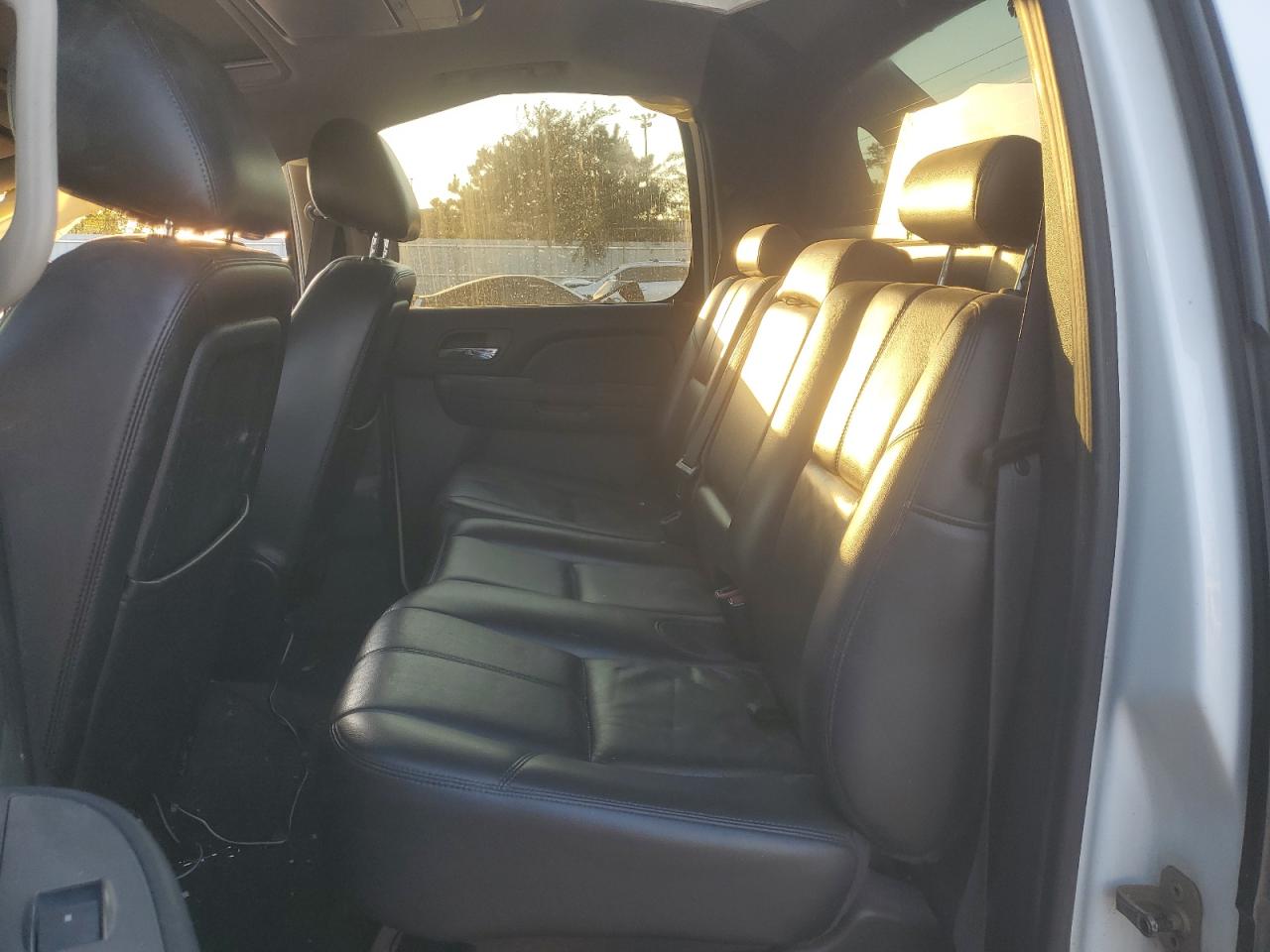 2011 Chevrolet Avalanche VIN 3GNTKFE33BG105408 Copart auction photo, rollover / mechanical damage thumbnail 10