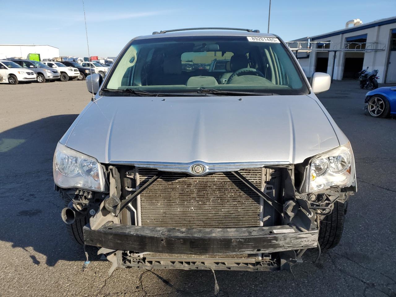 2009 Chrysler Town & Country VIN 2A8HR54169R568662 Copart auction photo, front end damage thumbnail 5