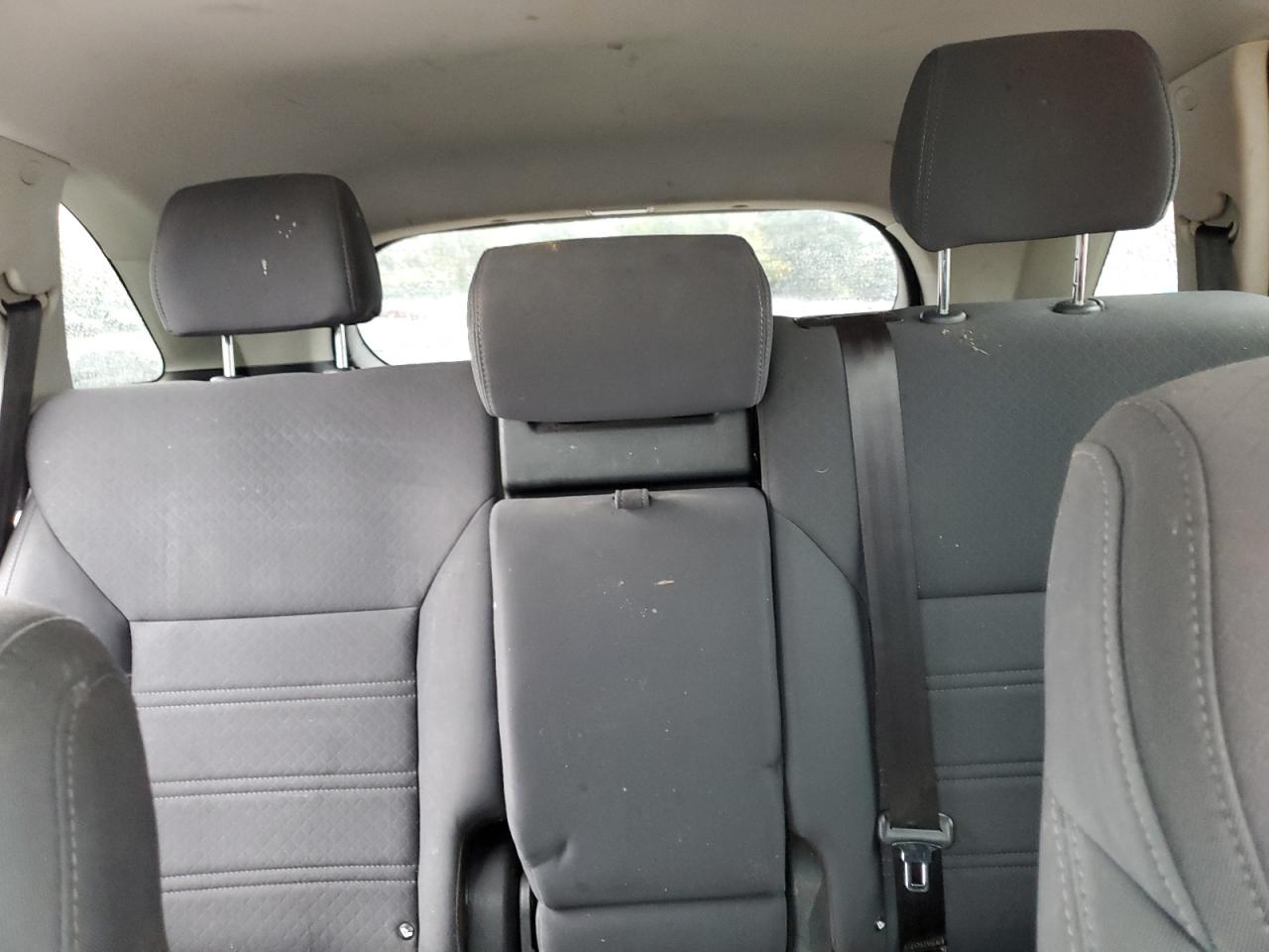 2018 KIA Sorento VIN 5XYPG4A32JG413043 Copart auction photo, undercarriage / minor dent/scratches damage thumbnail 10