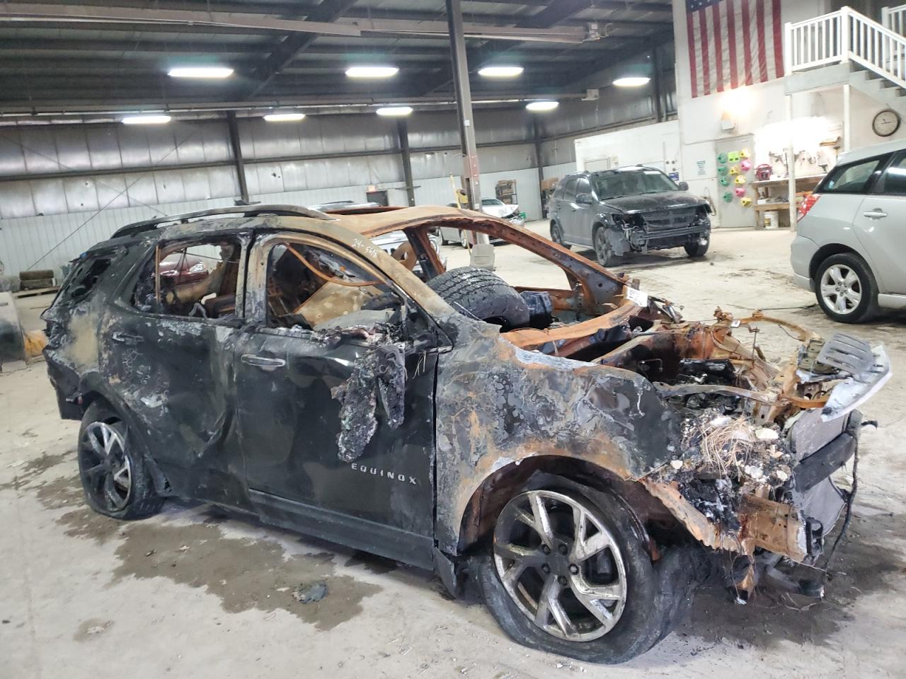 2020 Chevrolet Equinox VIN 2GNAXXEV2L6100987 Copart auction photo, burn damage thumbnail 4
