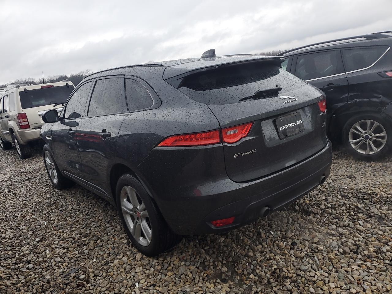 2018 Jaguar F-Pace VIN SADCL2GXXJA285583 Copart auction photo, front end damage thumbnail 2