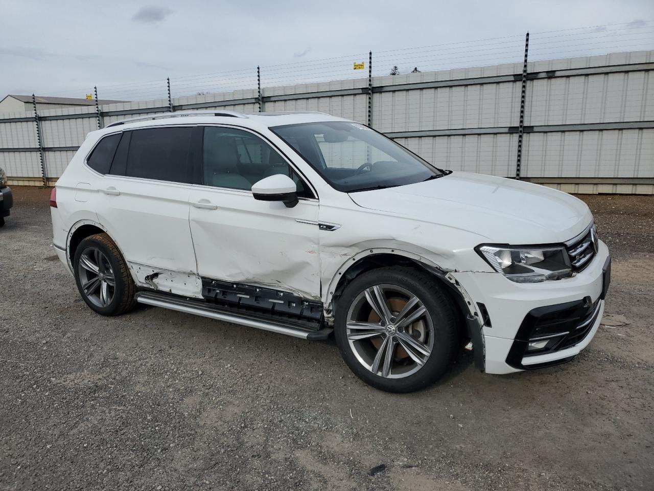 2019 Volkswagen Tiguan VIN 3VV3B7AX2KM056857 Copart auction photo, side / undercarriage damage thumbnail 4