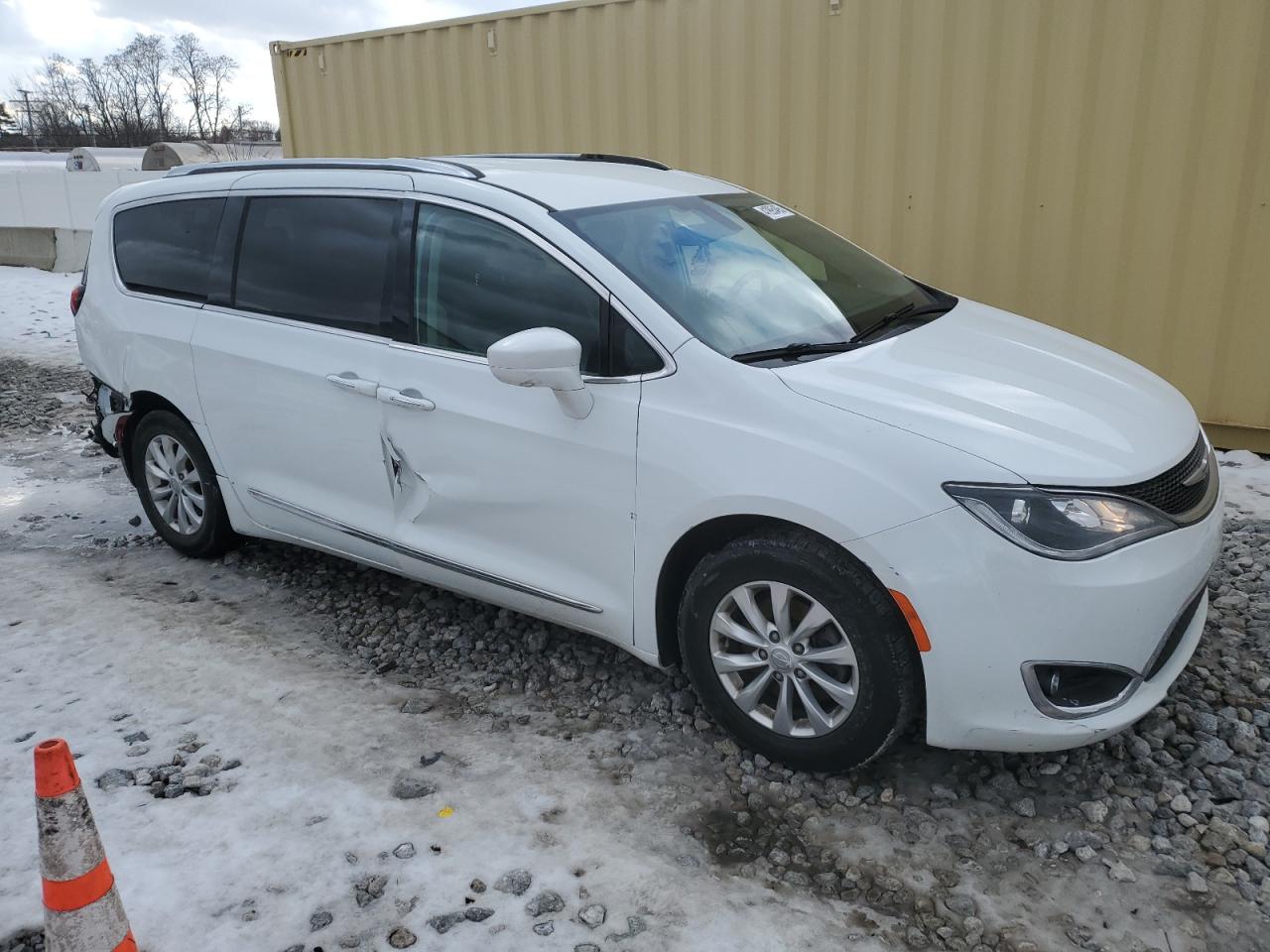 2018 Chrysler Pacifica VIN 2C4RC1BG2JR112157 Copart auction photo, rear end / side damage thumbnail 4