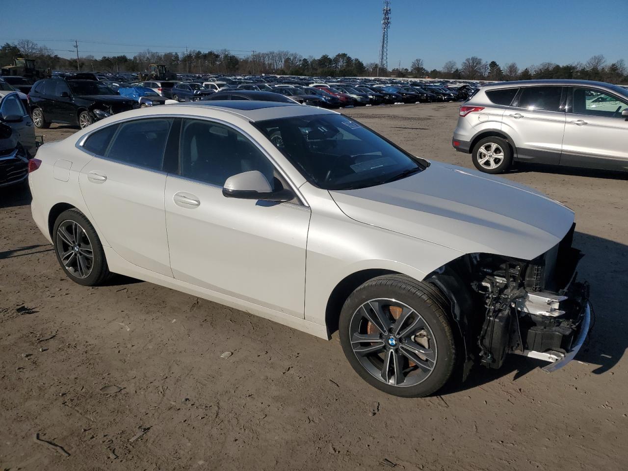 2024 BMW 2er VIN WBA73AK0XR7P06970 Copart auction photo, front end / minor dent/scratches damage thumbnail 4