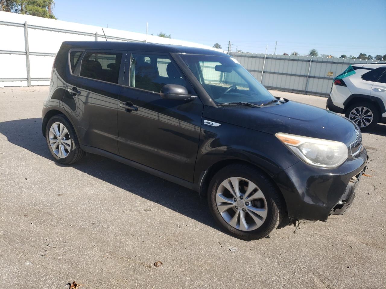 2015 KIA Soul VIN KNDJP3A52F7129272 Copart auction photo, front end damage thumbnail 4