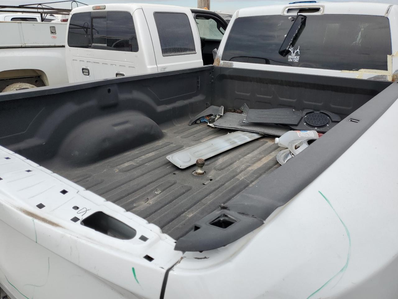 2019 RAM 3500 VIN 3C63RRHL1KG728504 Copart auction photo, burn - interior damage thumbnail 10