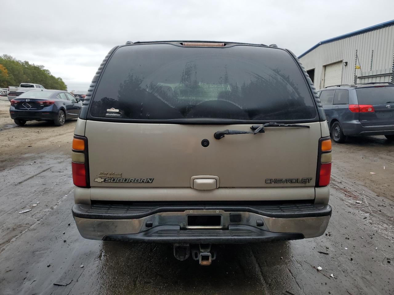 2004 Chevrolet Suburban VIN 3GNFK16Z84G112554 Copart auction photo, front end damage thumbnail 6
