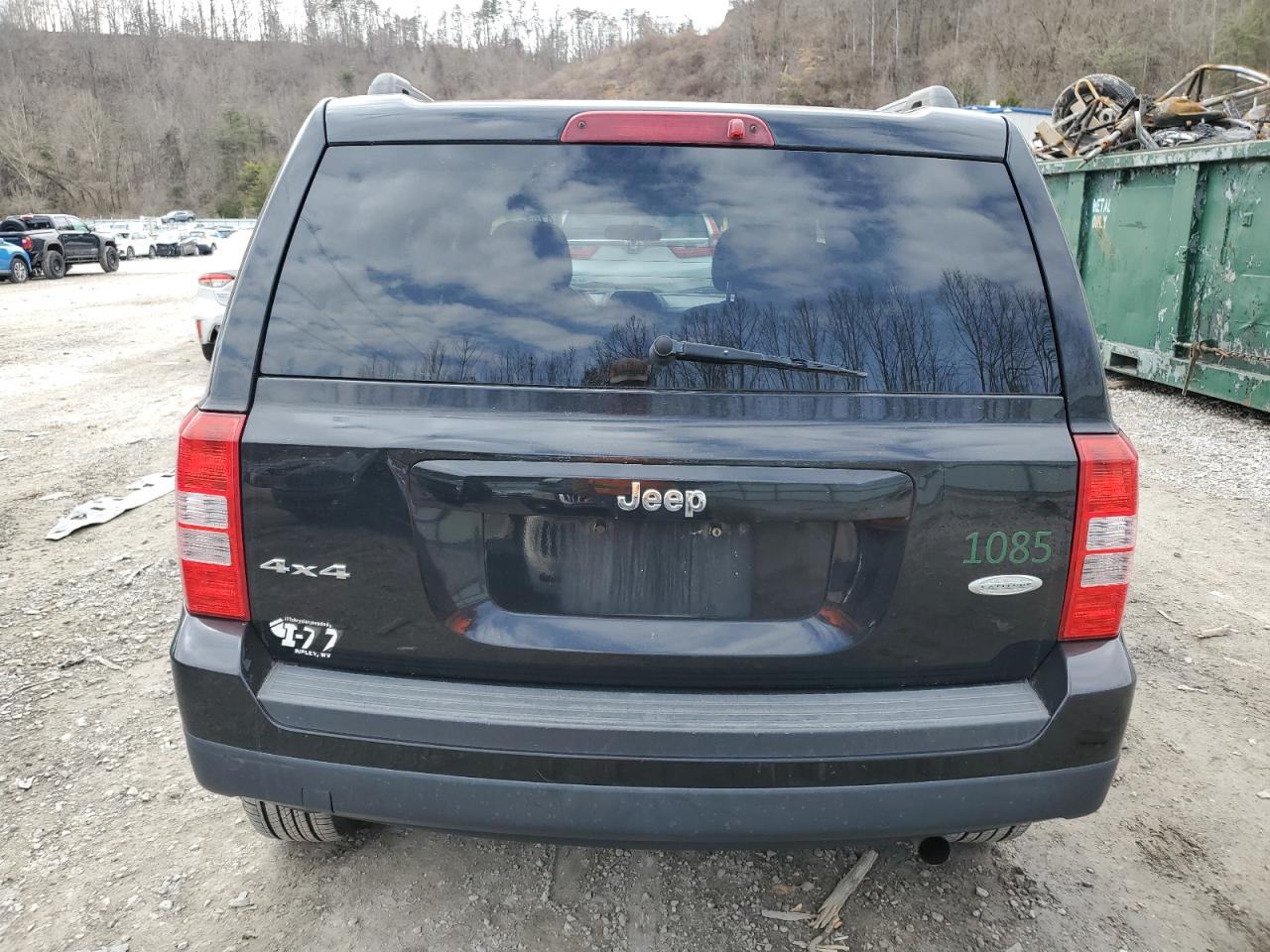 2015 Jeep Liberty (Patriot) VIN 1C4NJRFB4FD269586 Copart auction photo, front end / mechanical damage thumbnail 6