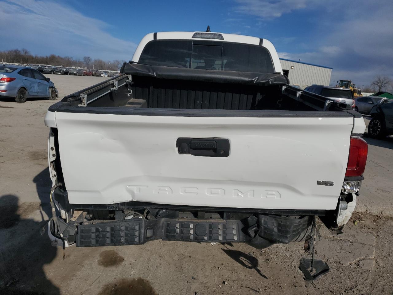 2022 Toyota Tacoma VIN 3TMCZ5AN4NM474998 Copart auction photo, rear end / minor dent/scratches damage thumbnail 6