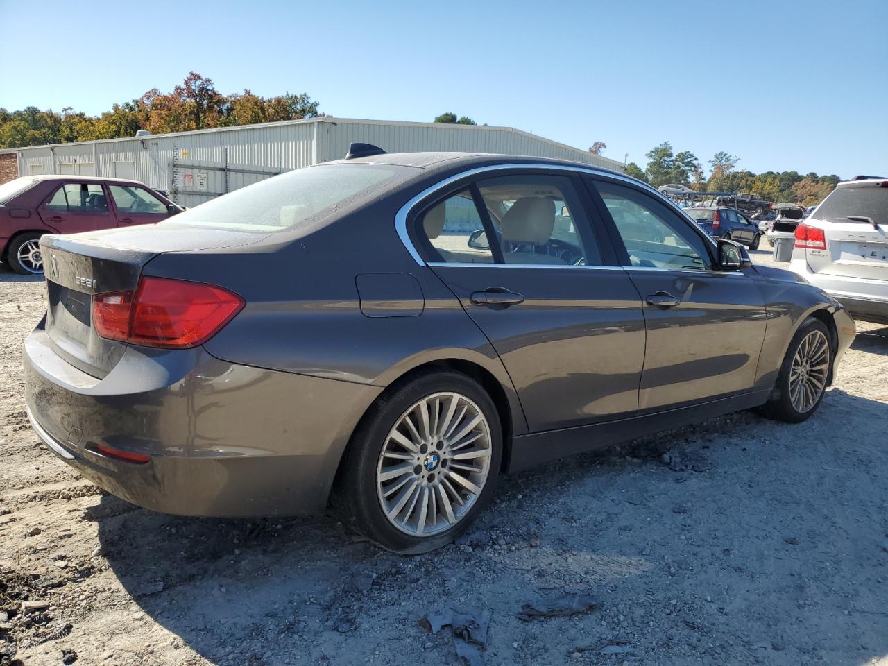 2013 BMW 3er VIN WBA3A5C55DF356233 Copart auction photo, front end damage thumbnail 3