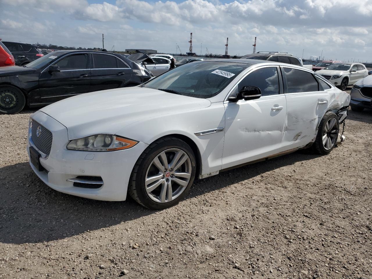 2014 Jaguar XJ VIN SAJWA2GZ3E8V70365