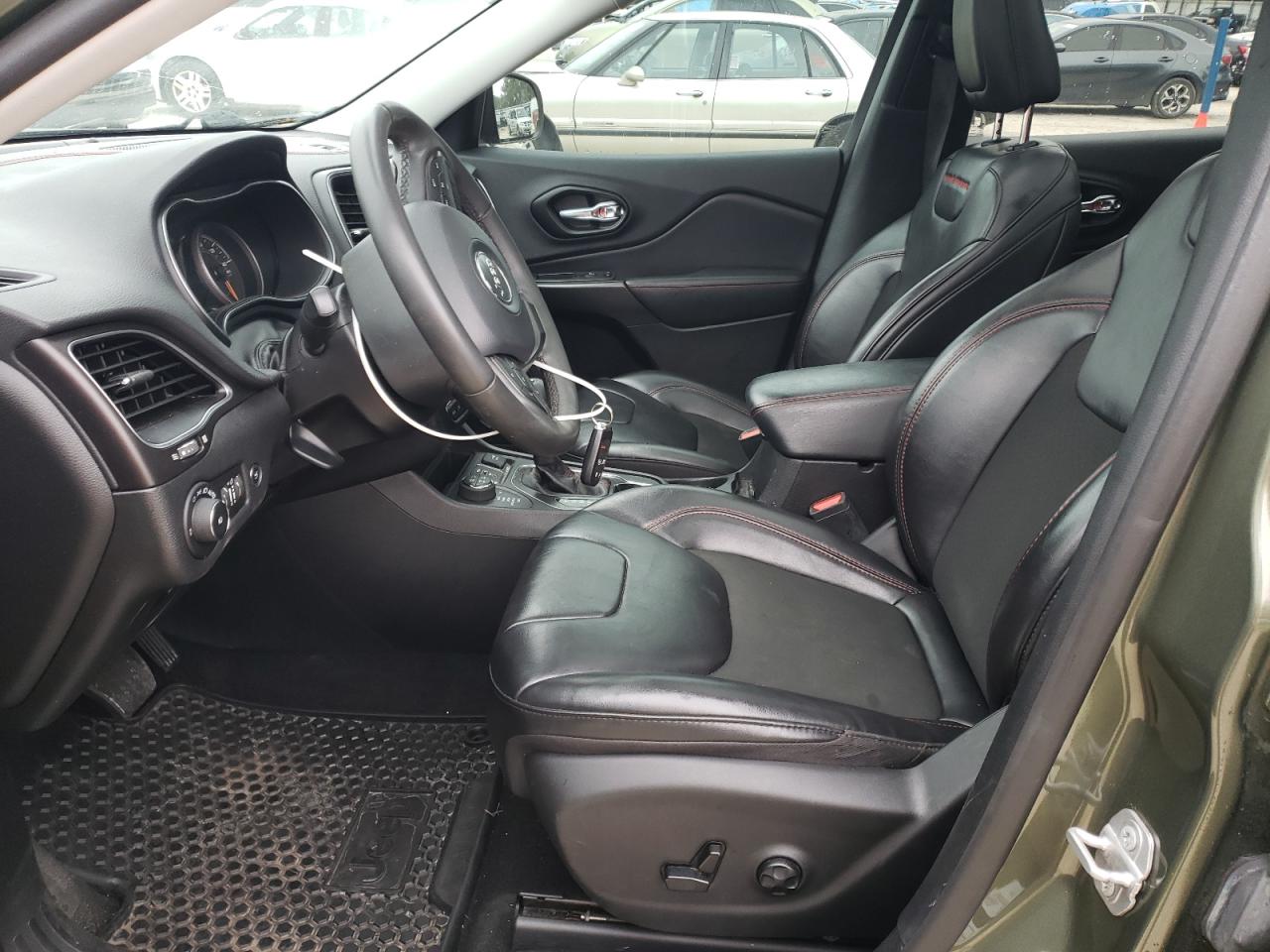 2020 Jeep Cherokee VIN 1C4PJMBXXLD648357 Copart auction photo, front end / minor dent/scratches damage thumbnail 7