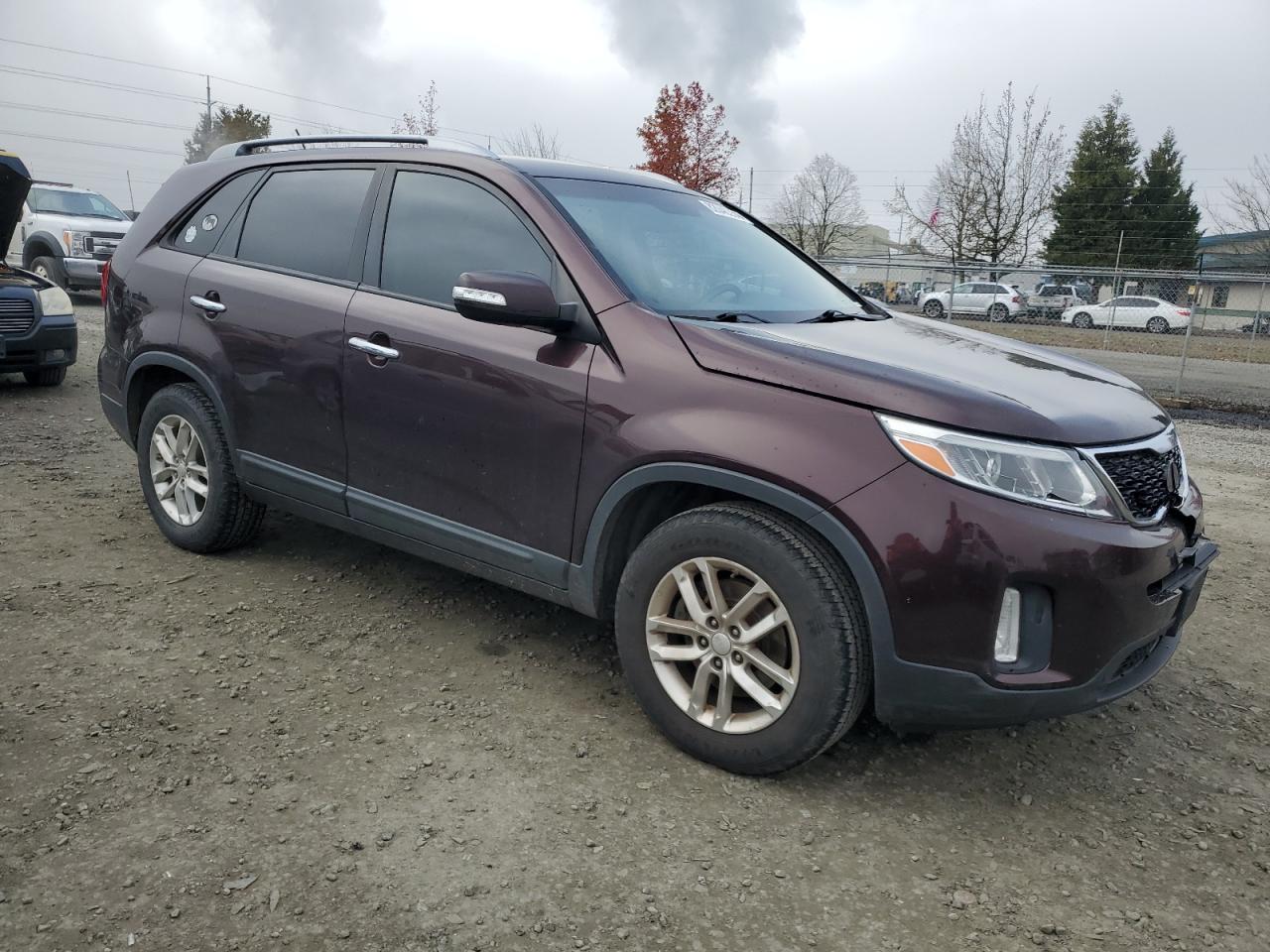 2015 KIA Sorento VIN 5XYKT3A66FG556935 Copart auction photo, front end damage thumbnail 4