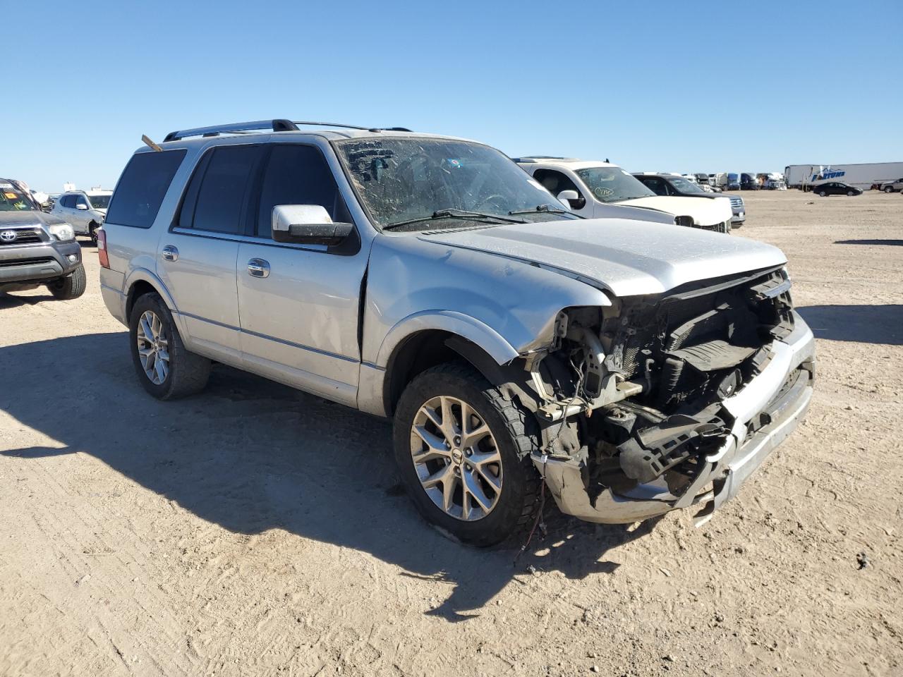 2017 Ford Expedition VIN 1FMJU2AT7HEA12038 Copart auction photo, front end / minor dent/scratches damage thumbnail 4