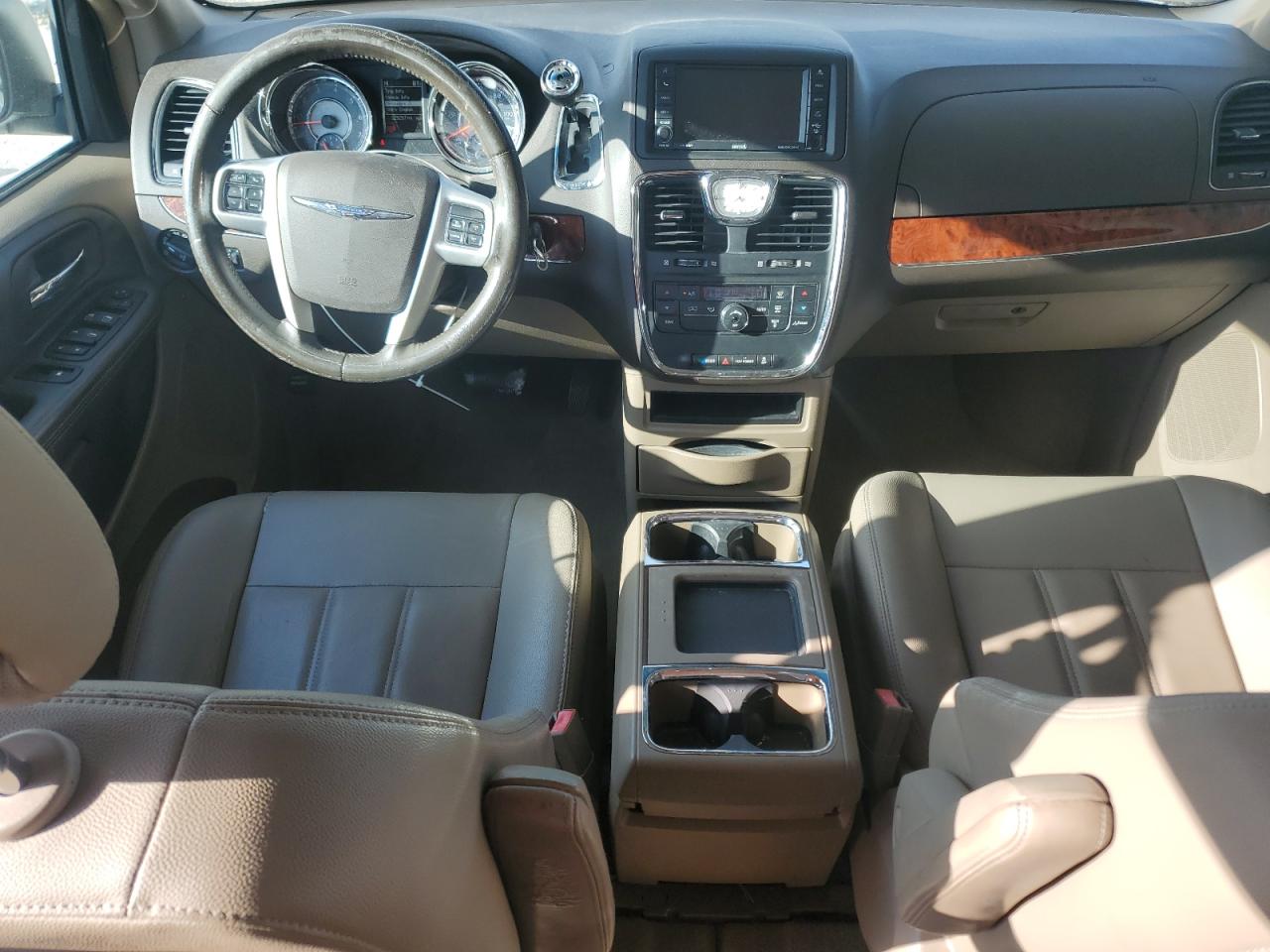 2016 Chrysler Town & Country VIN 2C4RC1BG8GR239391 Copart auction photo, front end damage thumbnail 8