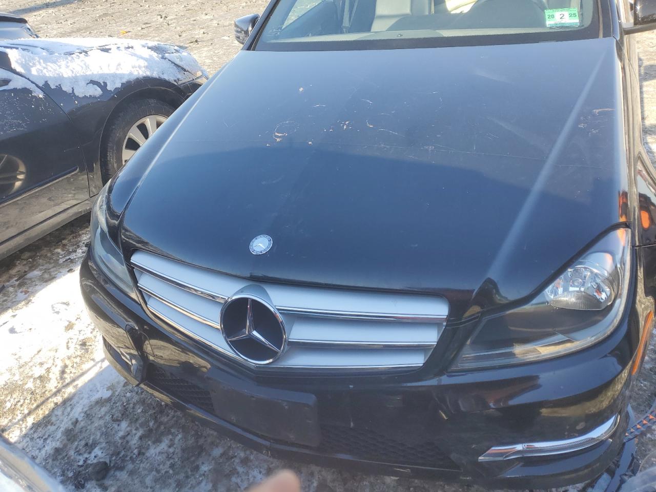 2012 Mercedes-Benz C-klasse VIN WDDGF8BB3CR199352 Copart auction photo, partial repair / minor dent/scratches damage thumbnail 11