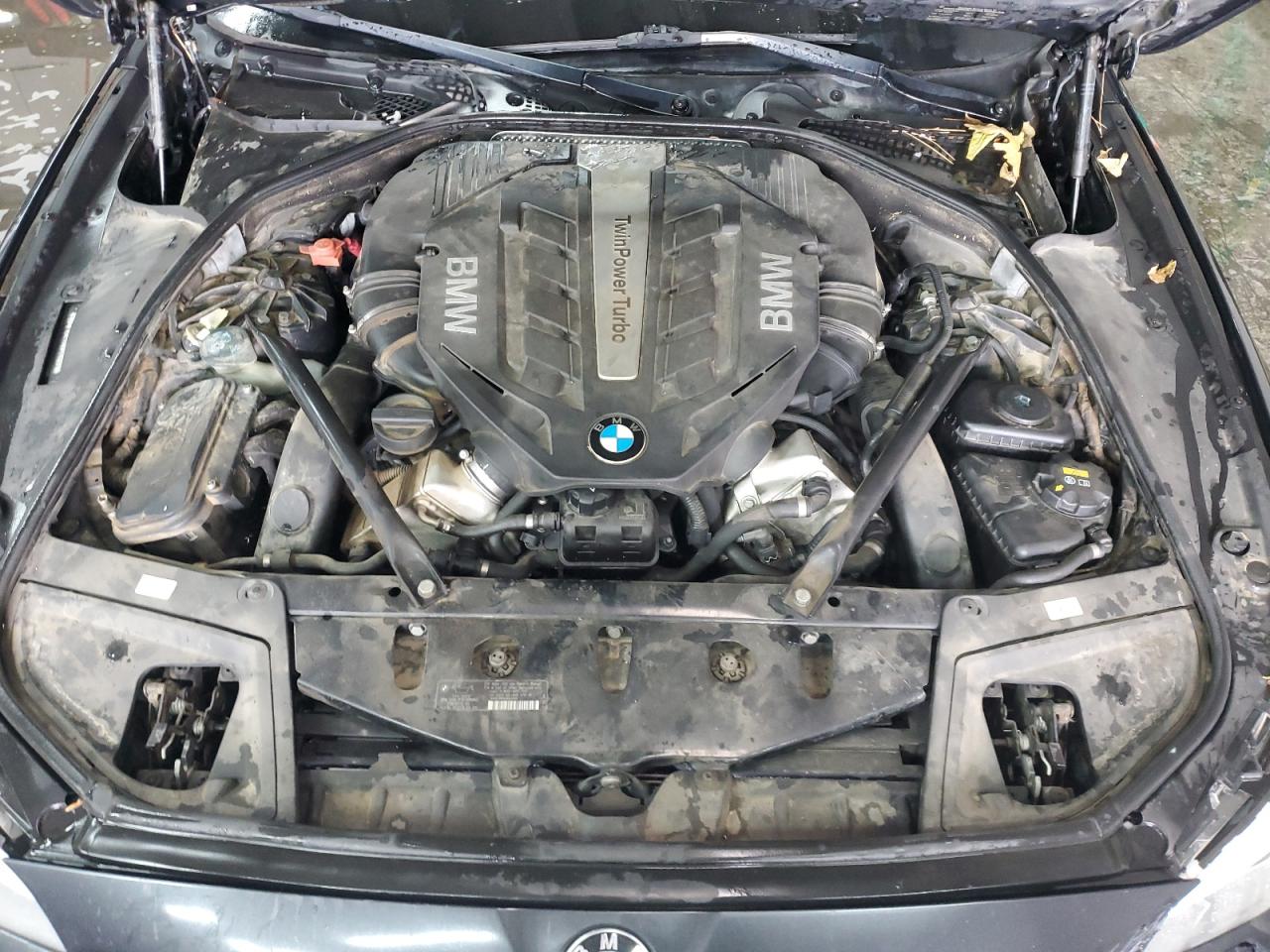 2013 BMW 5er VIN WBAFU9C59DDY70691 Copart auction photo, front end / undercarriage damage thumbnail 11
