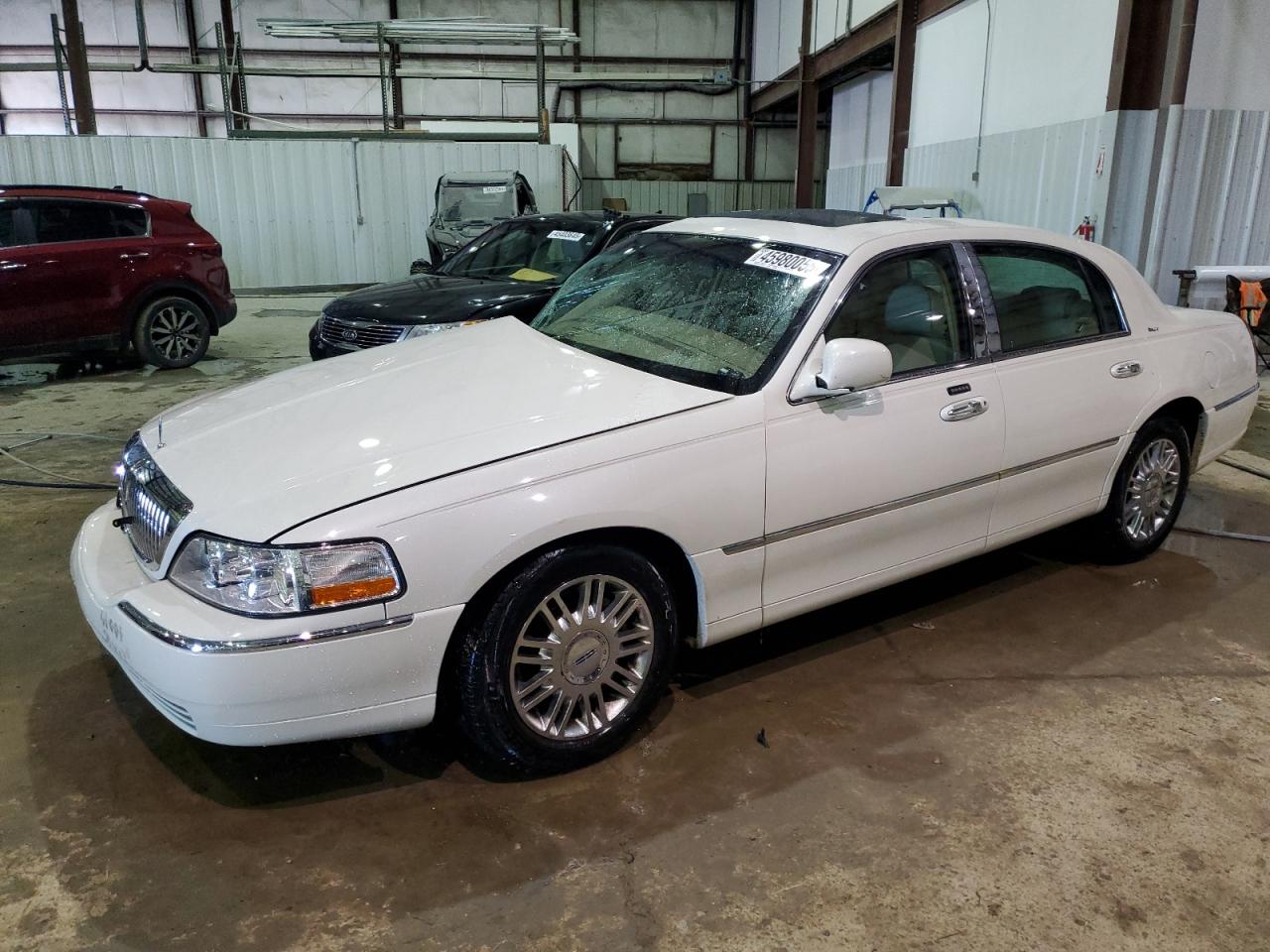 2006 Lincoln Town Car VIN 1LNHM83V86Y630657 - Copart auction photo