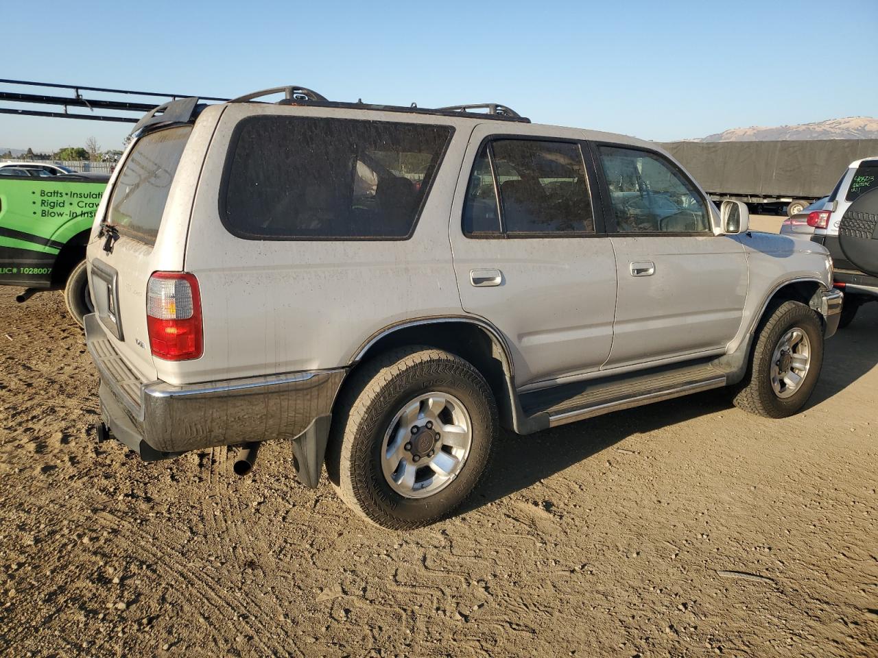 2000 Toyota 4Runner VIN JT3HN86R5Y0297162 Copart auction photo, vandalism damage thumbnail 3