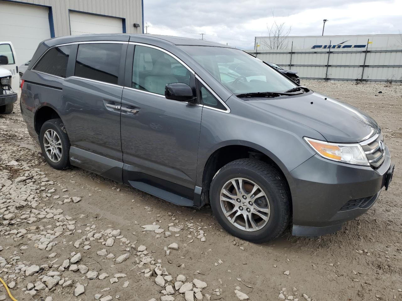 2011 Honda Odyssey VIN 5FNRL5H63BB083786 Copart auction photo, top/roof damage thumbnail 4