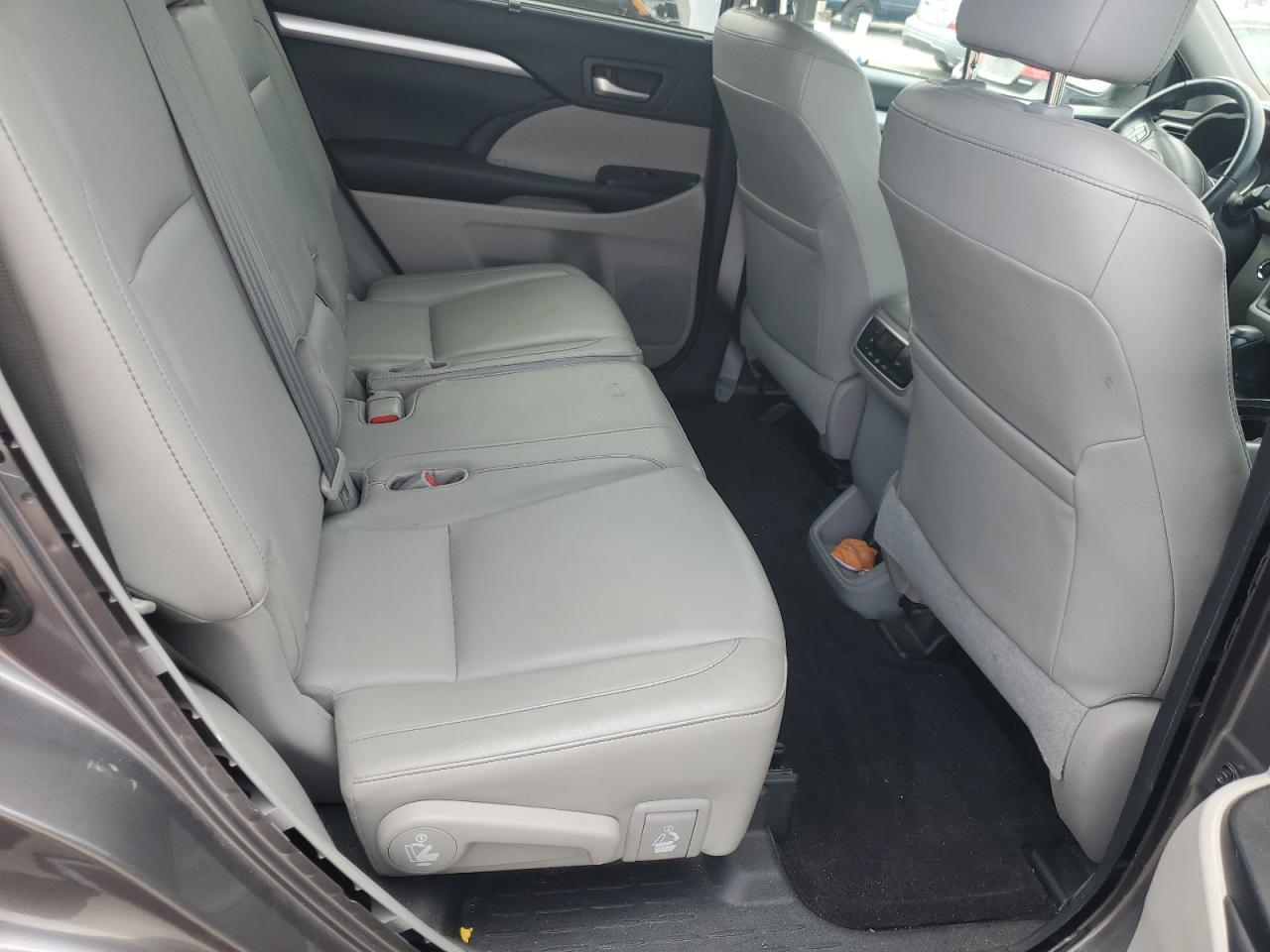 2015 Toyota Highlander VIN 5TDKKRFH1FS104636 Copart auction photo, side damage thumbnail 11