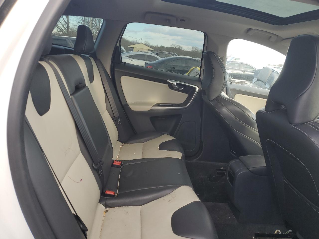 2017 Volvo XC60 VIN YV440MRR1H2023858 Copart auction photo, rear end damage thumbnail 10
