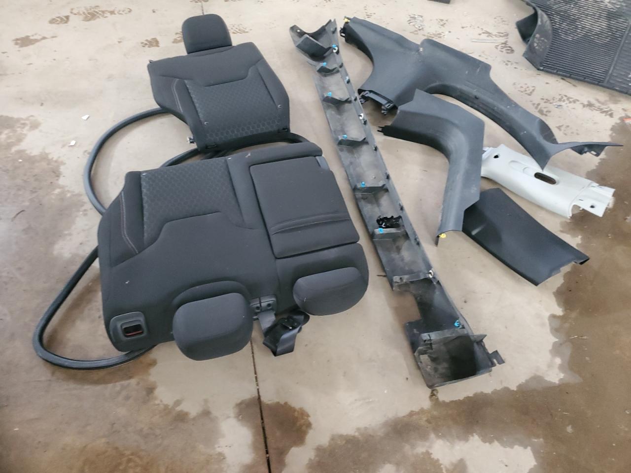 2018 Jeep Compass VIN 3C4NJCAB1JT361780 Copart auction photo, side damage thumbnail 13