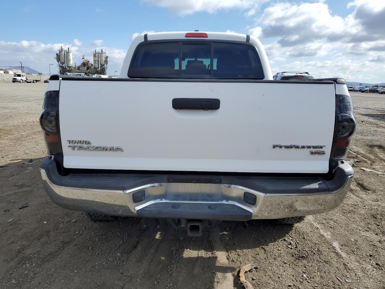 2011 Toyota Tacoma VIN 3TMJU4GN1BM121461 Copart auction photo, minor dent/scratches damage thumbnail 6